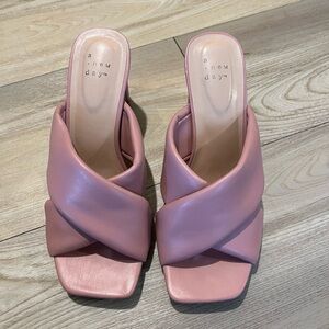 A New Day Clementine Pink Padded Crossband Heels Size 8
